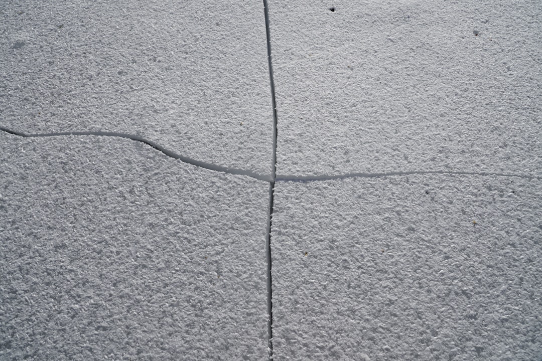 stop-the-split-with-these-epoxy-floor-crack-repair-secrets-image crack repair epoxy floors