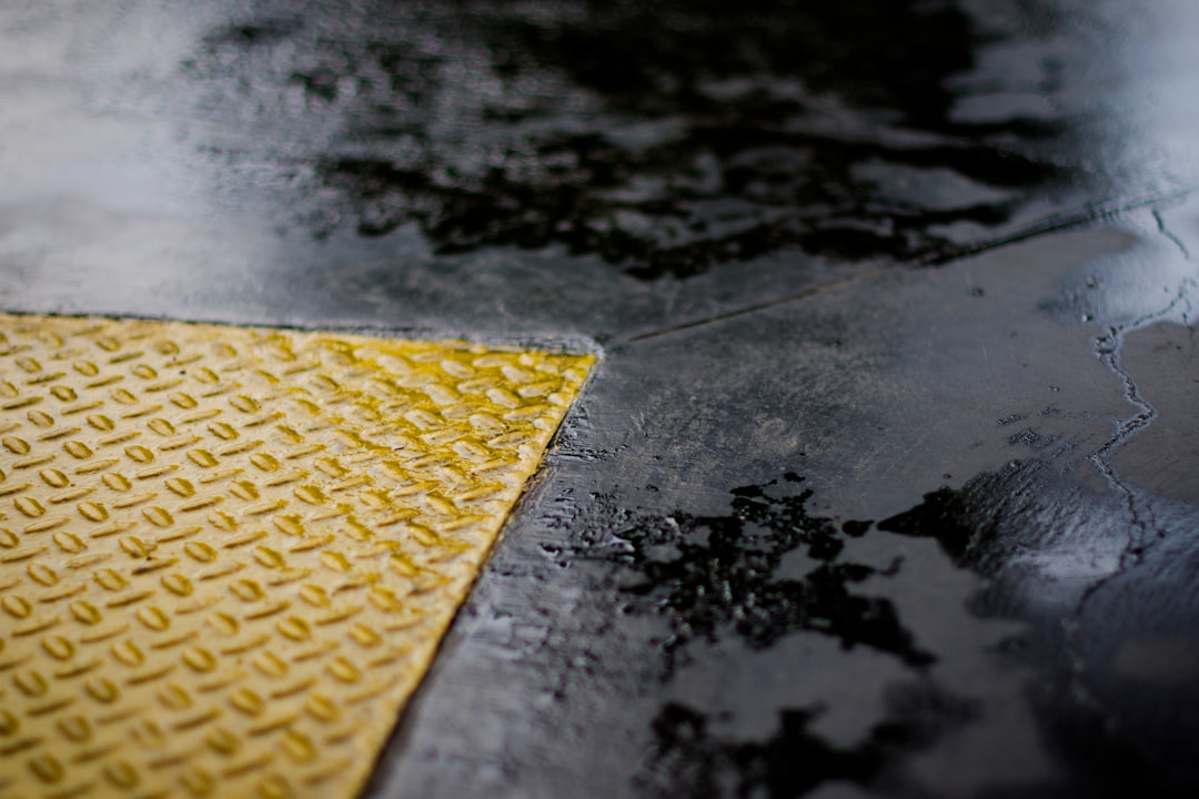 choosing-the-right-non-slip-garage-floor-coating-for-safety-and-style-image non slip garage floor coating